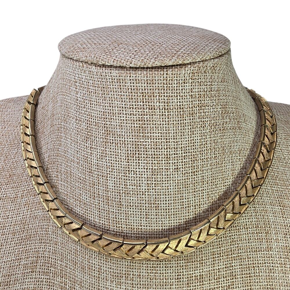 Vintage Trifari Necklace Gold Tone Link w/ Extender 15.5 Inch